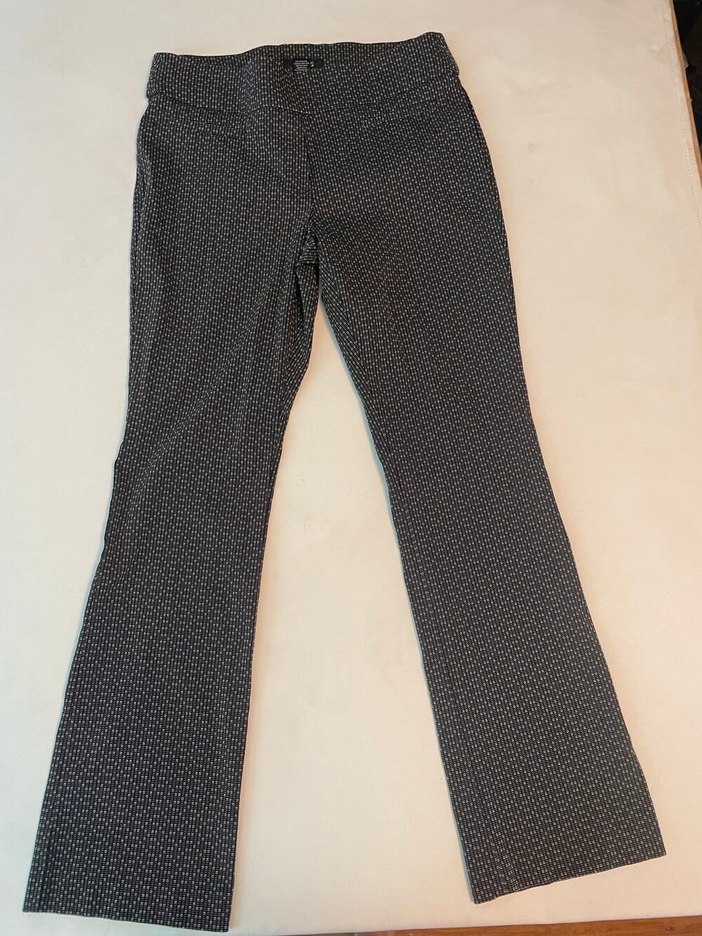 Apt 9 WOMEN’s MODERN FIT DRESS PANTS-SIZE 14 Black & white